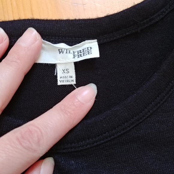 Set of Two Wilfred Free Davina T-Shirts - Picture 3 of 9